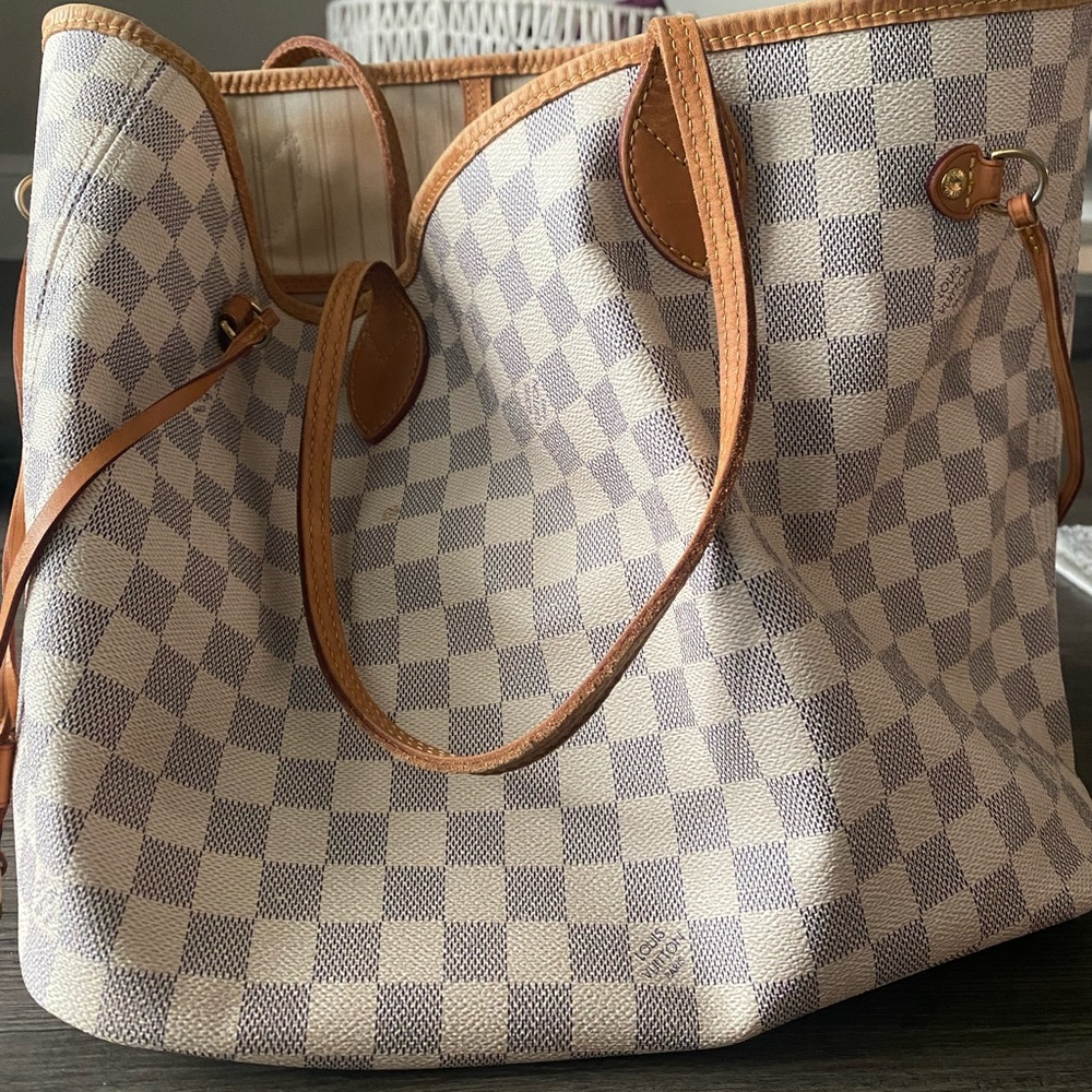Louis Vuitton Neverfull Tote